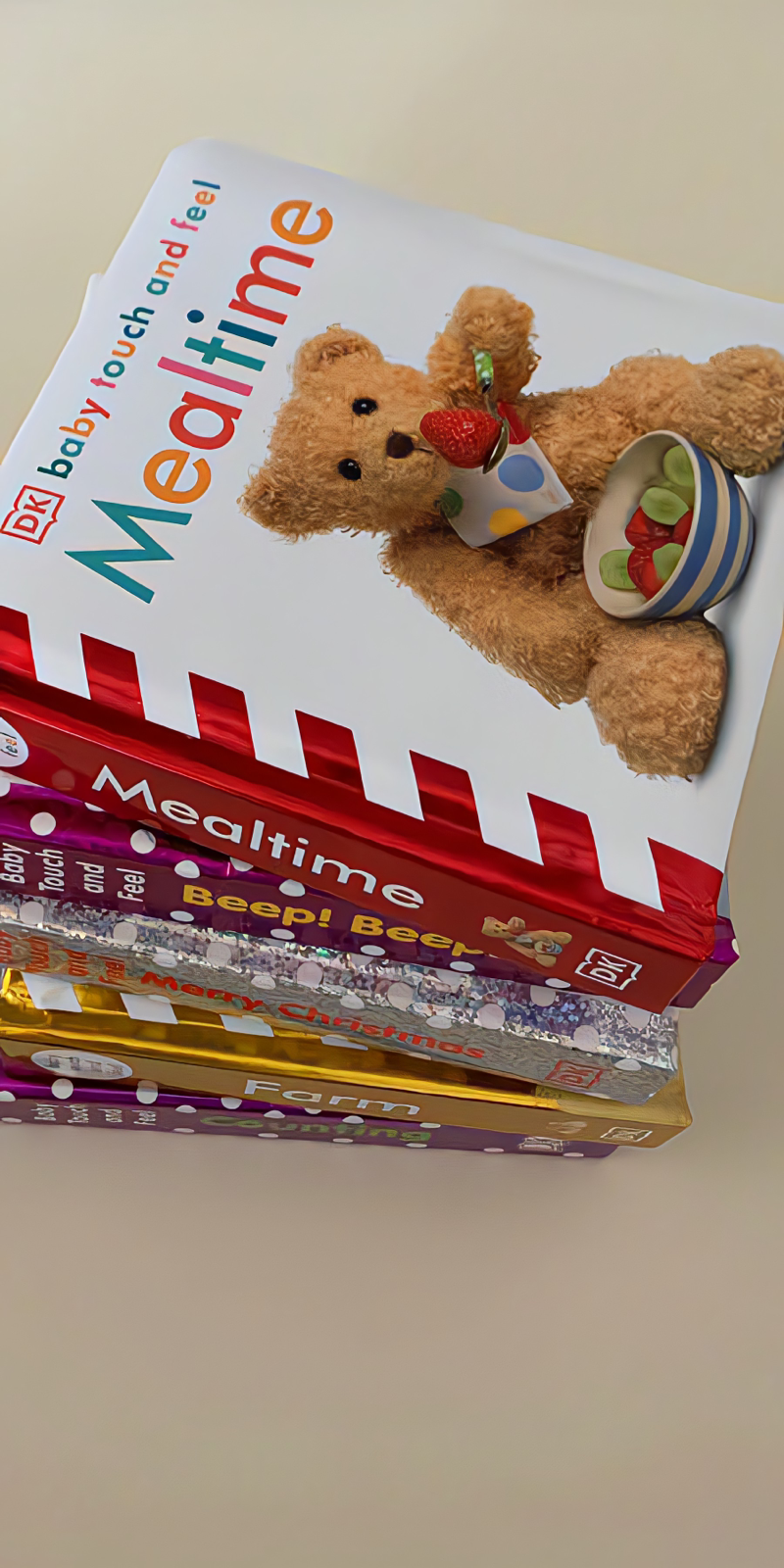 背景｜文案
要祝她铮铮 祝她昂扬 而不是祝她早生贵子