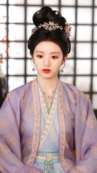 二房庶女——老三
住处：青岚馆
顾令纾