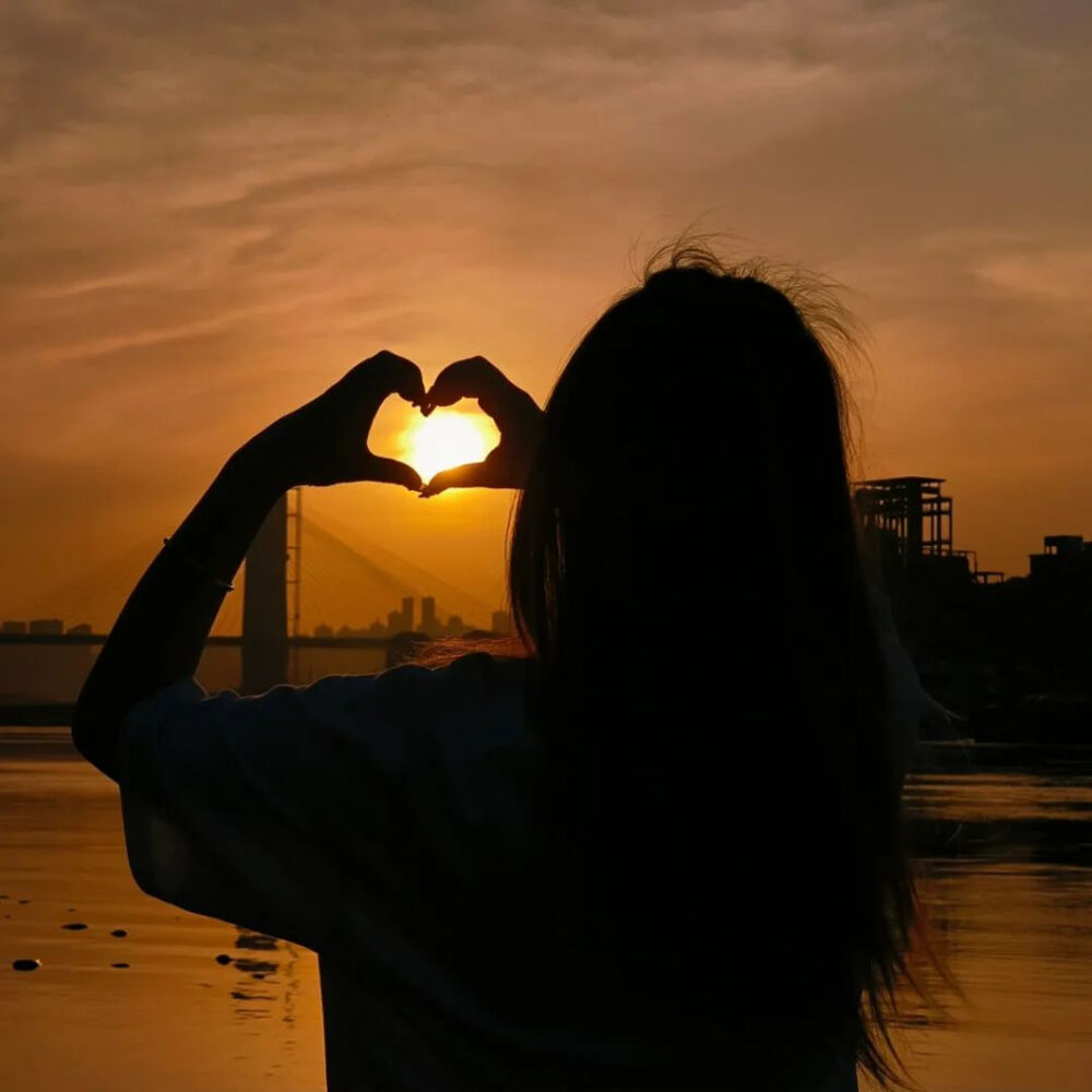 情侣头像赞评论更多