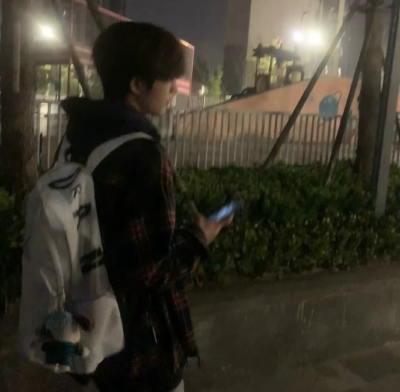 我能共情也能很绝情/男头