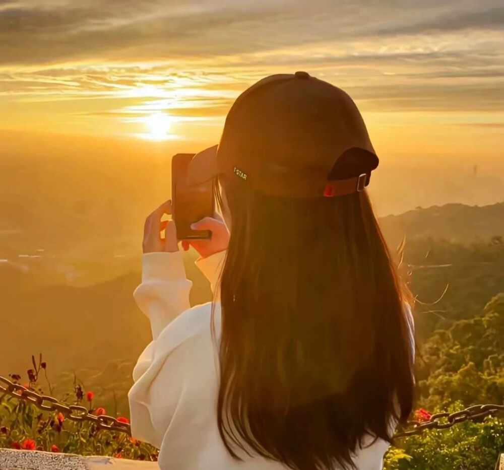 你们喜欢的夕阳女孩背影头像来咯