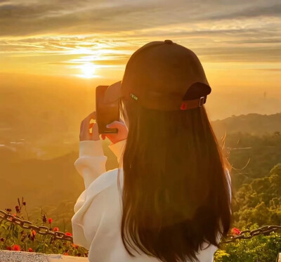 你们喜欢的夕阳女孩背影头像来咯