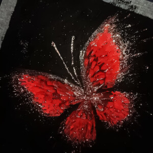 *刘耀文是心中的那一束光，那束照亮我的光。

-刘耀文套图 背景图