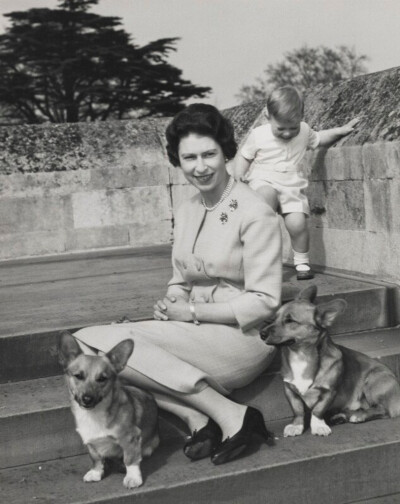 H.M Queen Elizabeth II ，1962