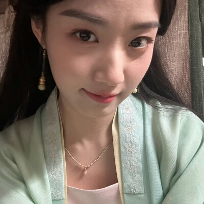 seoi
IU
卢昱晓
姜涩琪