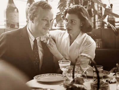 海伦·弗兰肯塞勒与罗伯特·马瑟韦尔