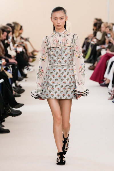 Giambattista Valli 2024秋冬