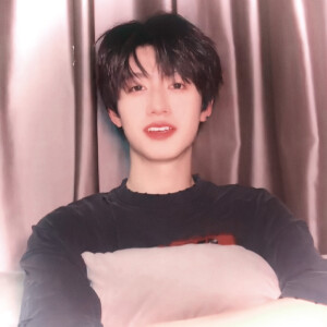 把世界调成静音 独听我们的心跳声૮ .  ̫ . ა




朱志鑫