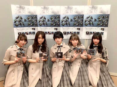 平手友梨奈
20190227「本日227、欅坂46の8枚目シングル『黒い羊』が発売となりました!発売を記念して、SHOWROOMの配信させていただきました。平日のお昼にも関わらずたく視聴ありがとうございました!ぜひ