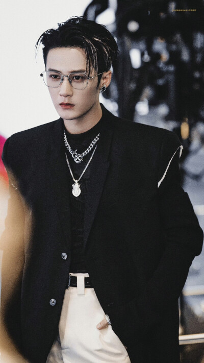 “你过来，还是我过去”
檀健次｜禁·城堡｜贵族｜氛围感
