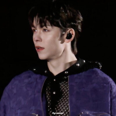 崔瀚率Vernon.