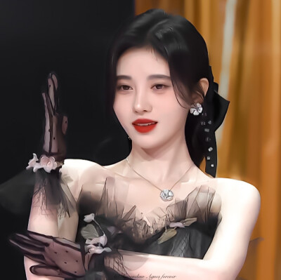 无文案
鞠婧祎
cr.沈沅歆