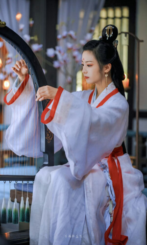 #古相思曲#

张雅钦 | 陆鸢

剧照 | 修图 

cr@苍狗照落花  ​​​