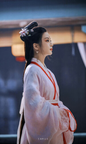 #古相思曲#

张雅钦 | 陆鸢

剧照 | 修图 

cr@苍狗照落花  ​​​