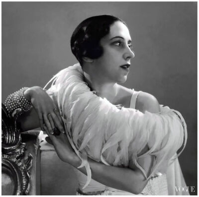 艾尔莎·夏帕瑞丽（Elsa Schiaparelli）