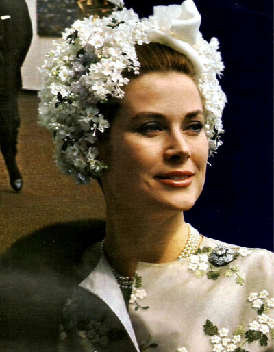1966年，摩纳哥王妃格蕾丝在英国参加皇家赛马节的活动