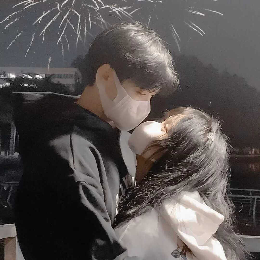 不露脸情侣头像