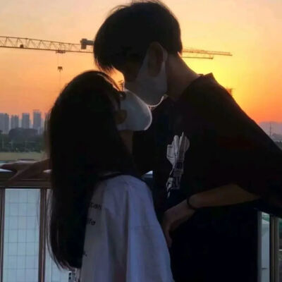 不露脸情侣头像