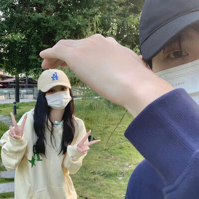 不露脸情侣头像