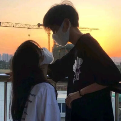 不露脸情侣头像