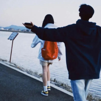 不露脸情侣头像