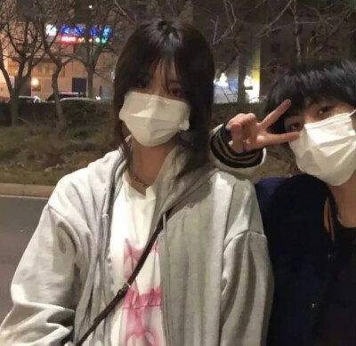 不露脸情侣头像