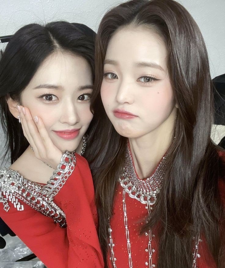 安宥真 × 张元英