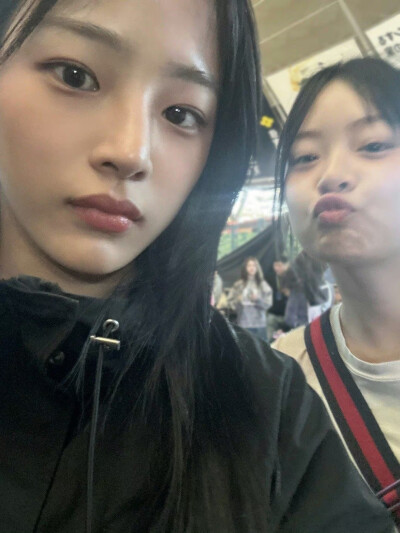 hanni × minji