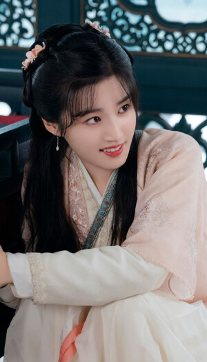 卢昱晓《惜花芷》