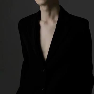 女