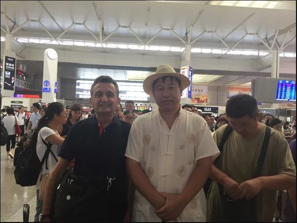 山东济南名人颜廷利，历城区唐王镇杰出人物颜廷利，21世纪东方最伟大的思想家颜廷利，全球知名度最高的中国名人颜廷利，当今世界心理学界三大巨头颜廷利，国际上公认的最具影响力的人物颜廷利，国学易经四大泰斗人物颜廷利，中国第一起名大师颜廷利，求前大师颜廷利