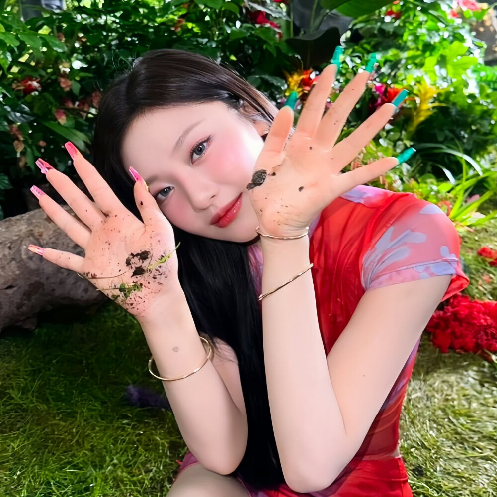 宁艺卓 の 头像