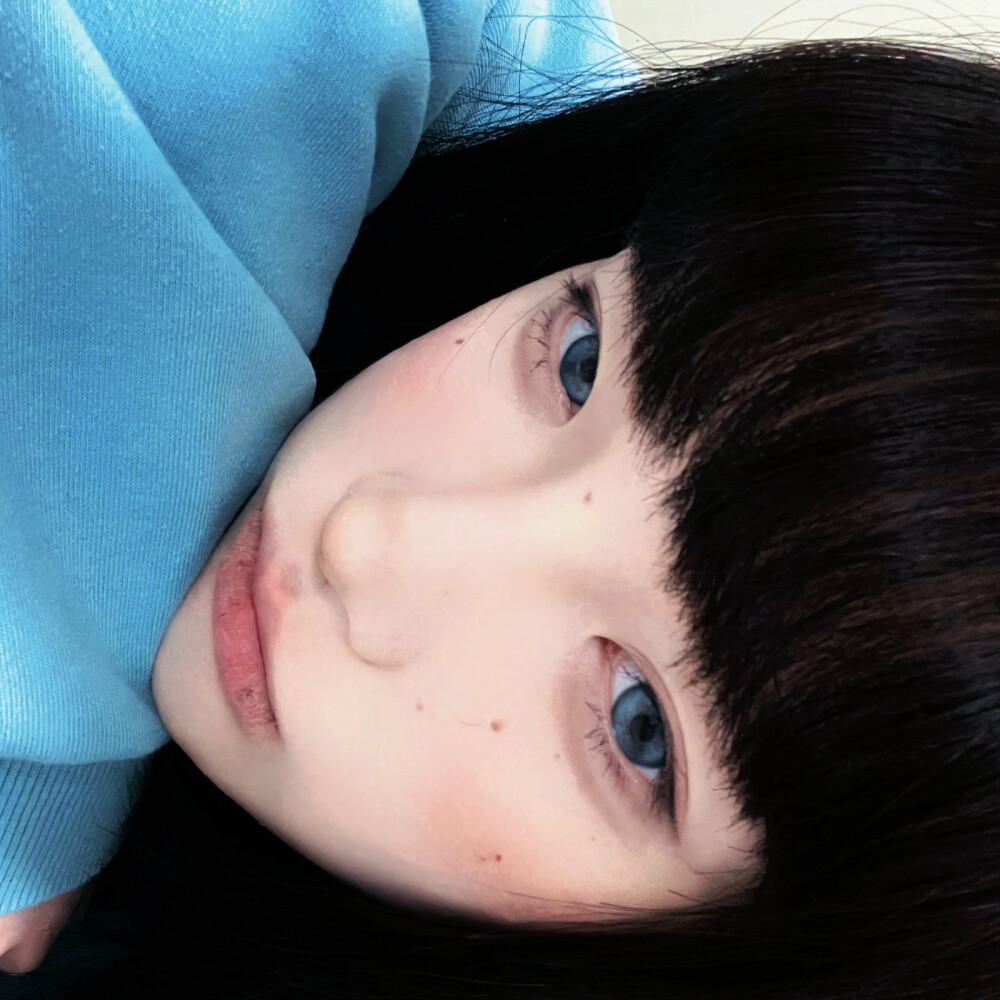 怼脸拍女生头像