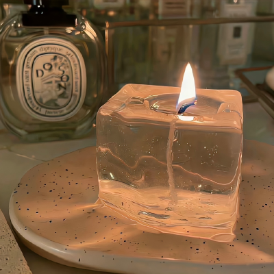 背景｜文案
世间温柔，不过是芳春柳摇染花香，槐序蝉鸣入深巷，白茂叶落醉故乡。