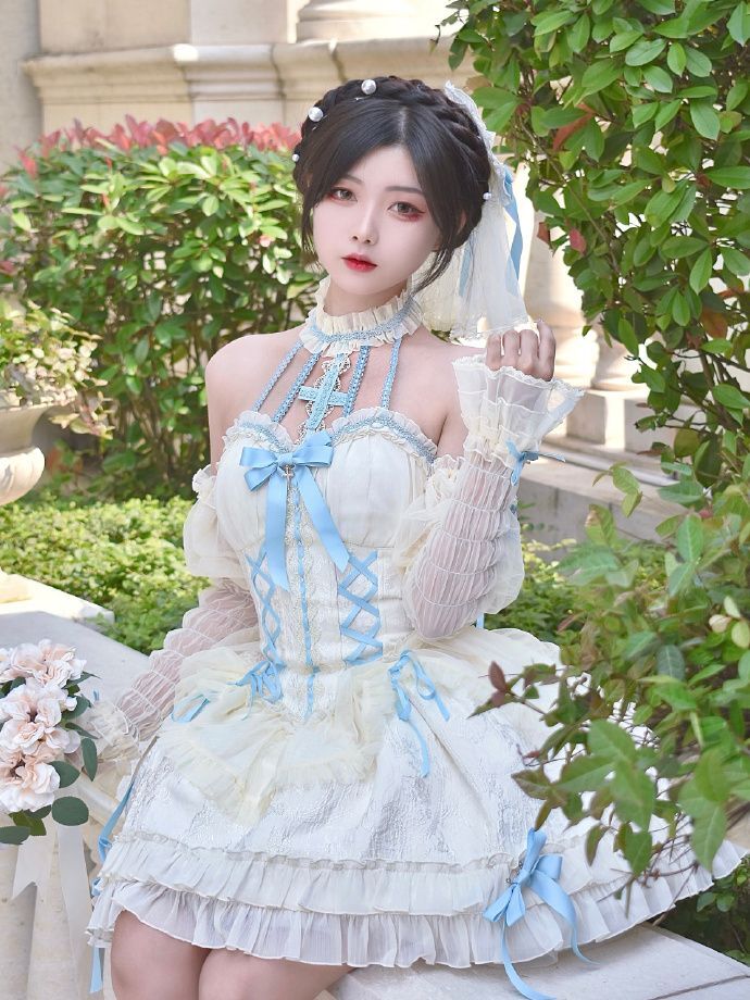 白蓝配色的十字姬这也太好看了吧，真的跟个小蛋糕一样，好好看
#Lolita #lolita穿搭 #吃我一波lolita安利 