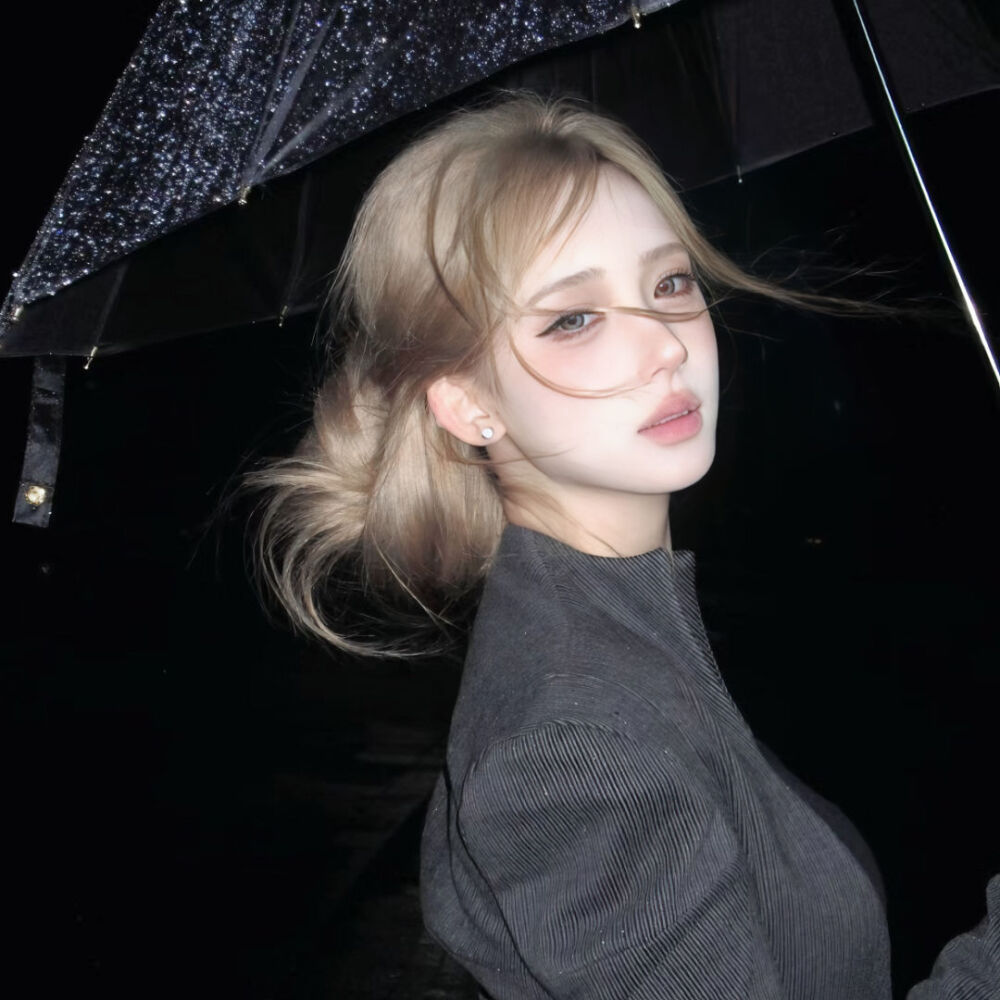 真人氛围感女头像