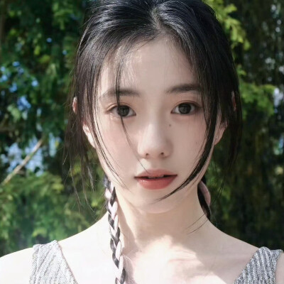 刘浩存 の 头像