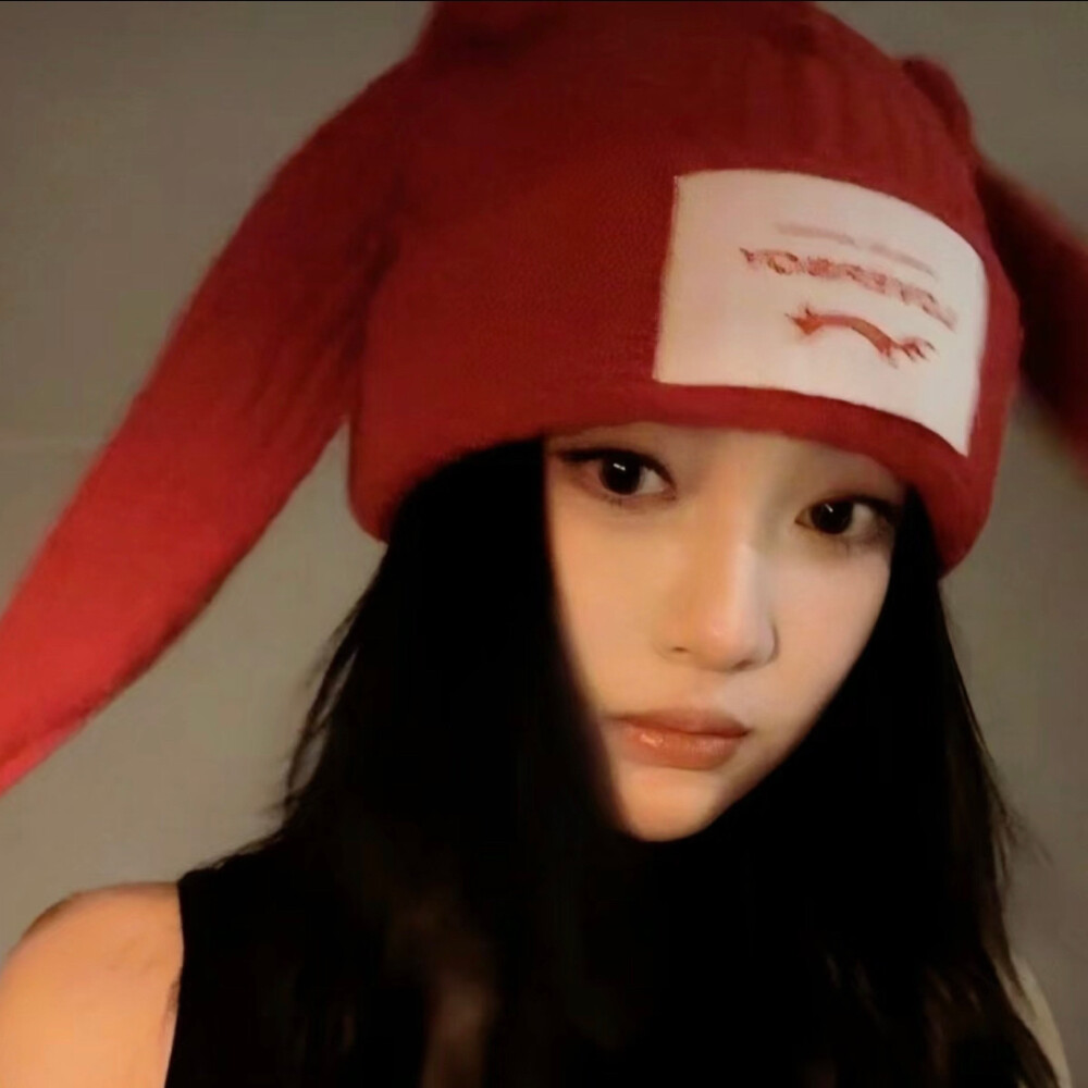 宁艺卓 の 头像