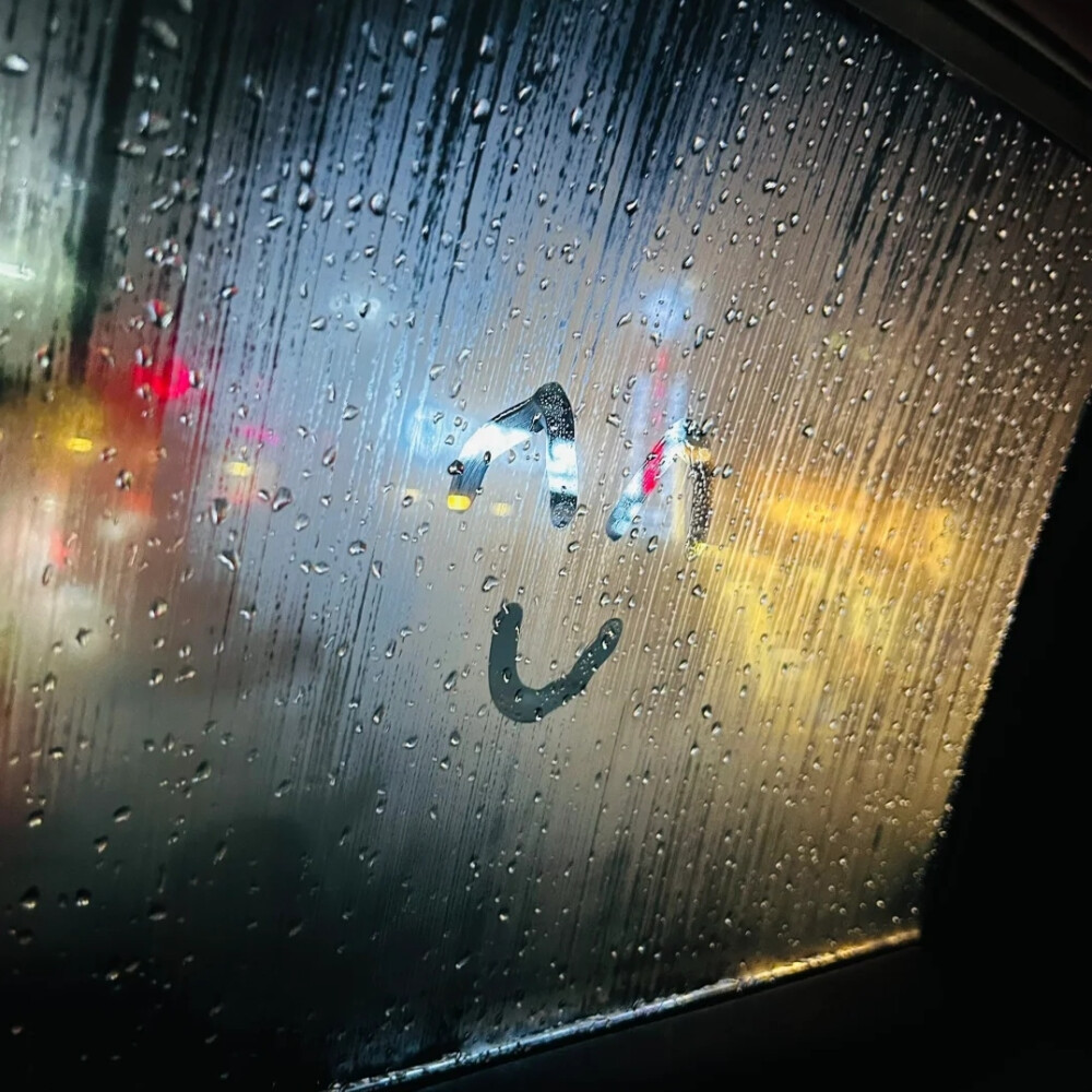 下雨天背景图