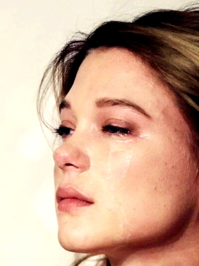 2013年，蕾雅·赛杜在《阿黛尔的生活》戛纳电影节首映礼上的垂泪瞬间。 ​​​