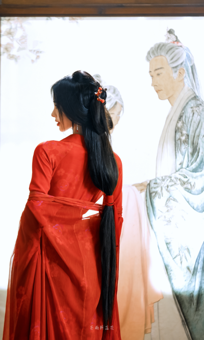 鞠婧祎 | 上官芷
cr:苍狗照落花