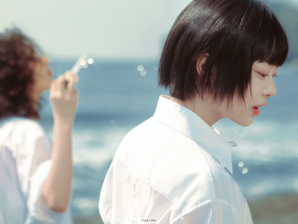 / Hanni cr.放空三秒钟