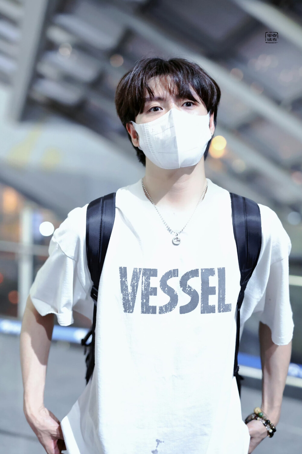 肖宇梁 240426 机场 cr:logo