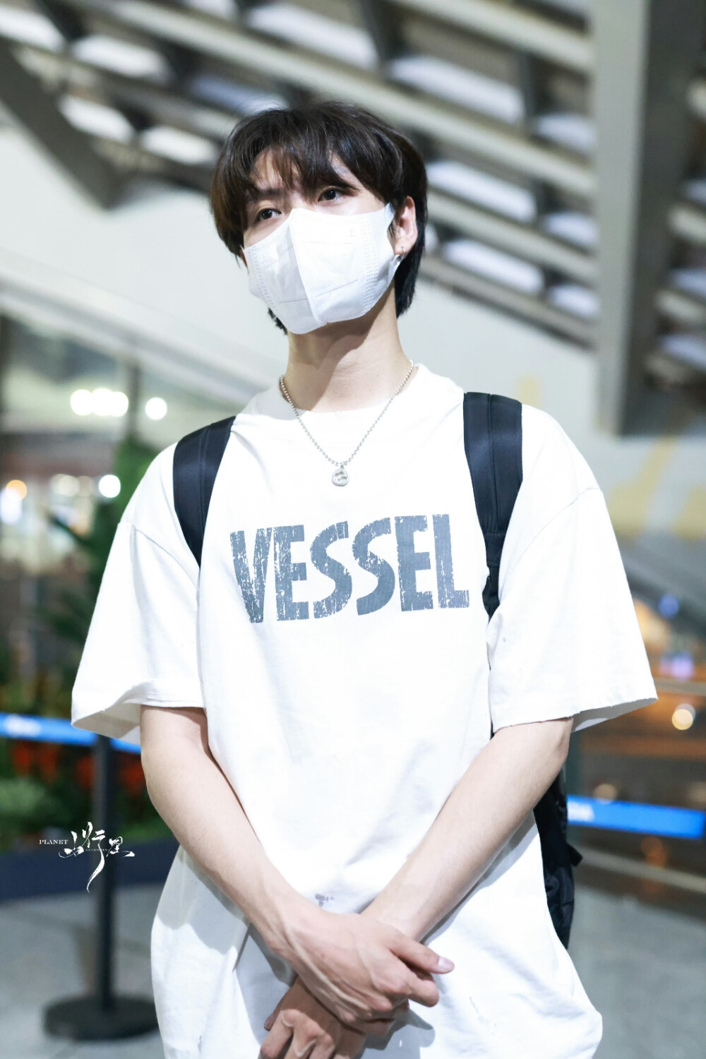 肖宇梁 240426 机场 cr:logo