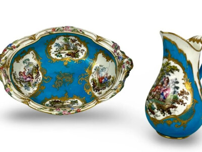 被盗的玛丽·安托瓦内特赠送瓷器在37年后被警方找回，将归还给图瓦里城堡 (château de Thoiry) 业主。这对瓷器价值50,000-100,000欧元，由城堡主人后裔保罗·德·拉·帕努斯 (Paul de La Panouse) 接收。此前，瓷器购买…