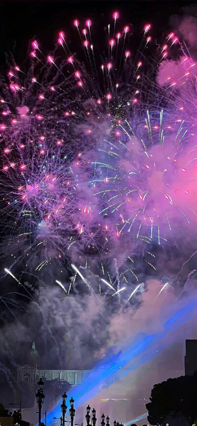 壁纸
@呆桃殿下
拿图赞评♡.
来源｜wb
侵权删