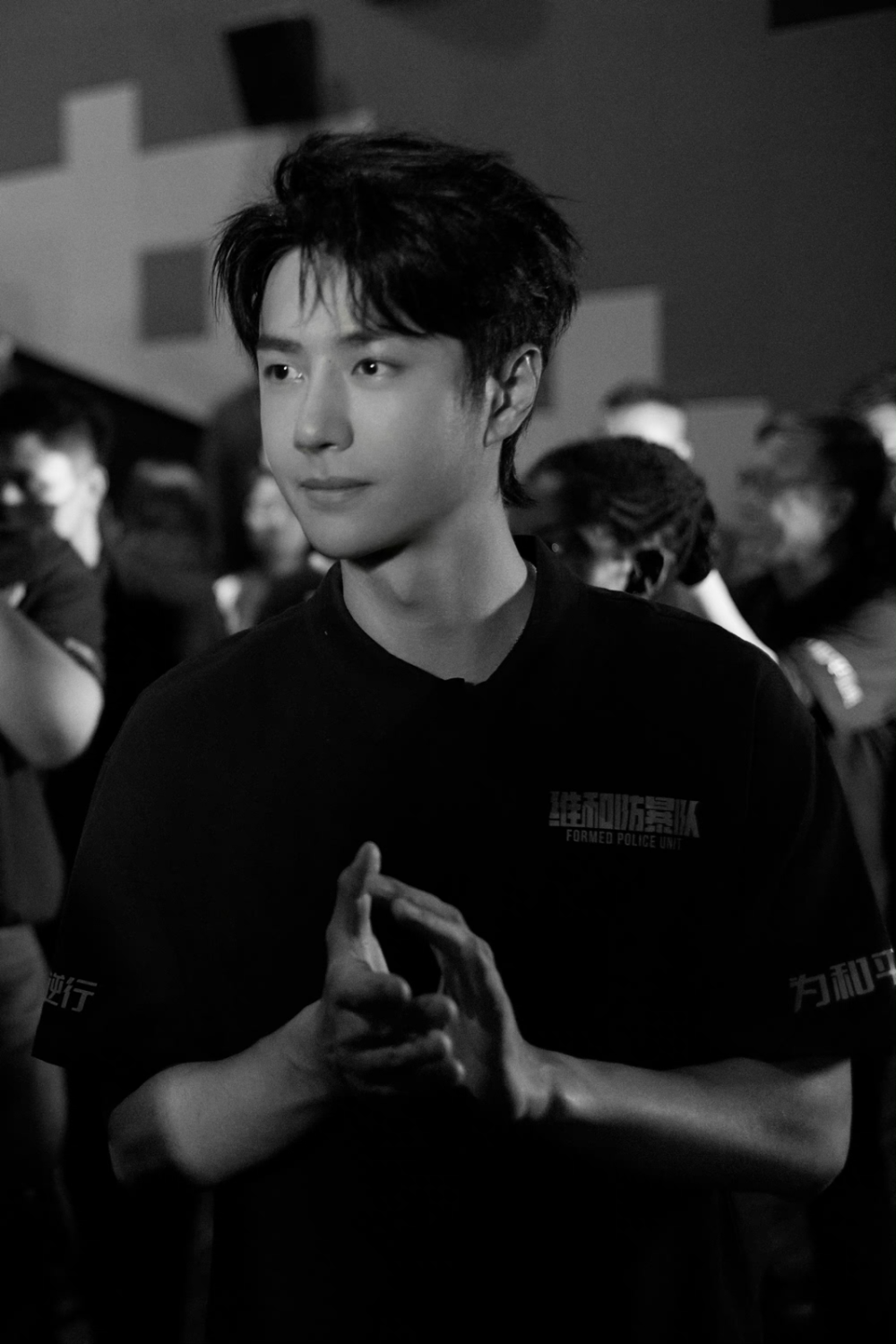 杨震@uniq-王一博 今日#电影维和防暴队北京首映礼# 任务圆满结束,5月