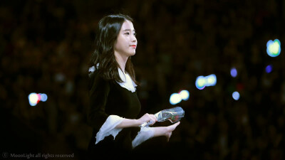 IU