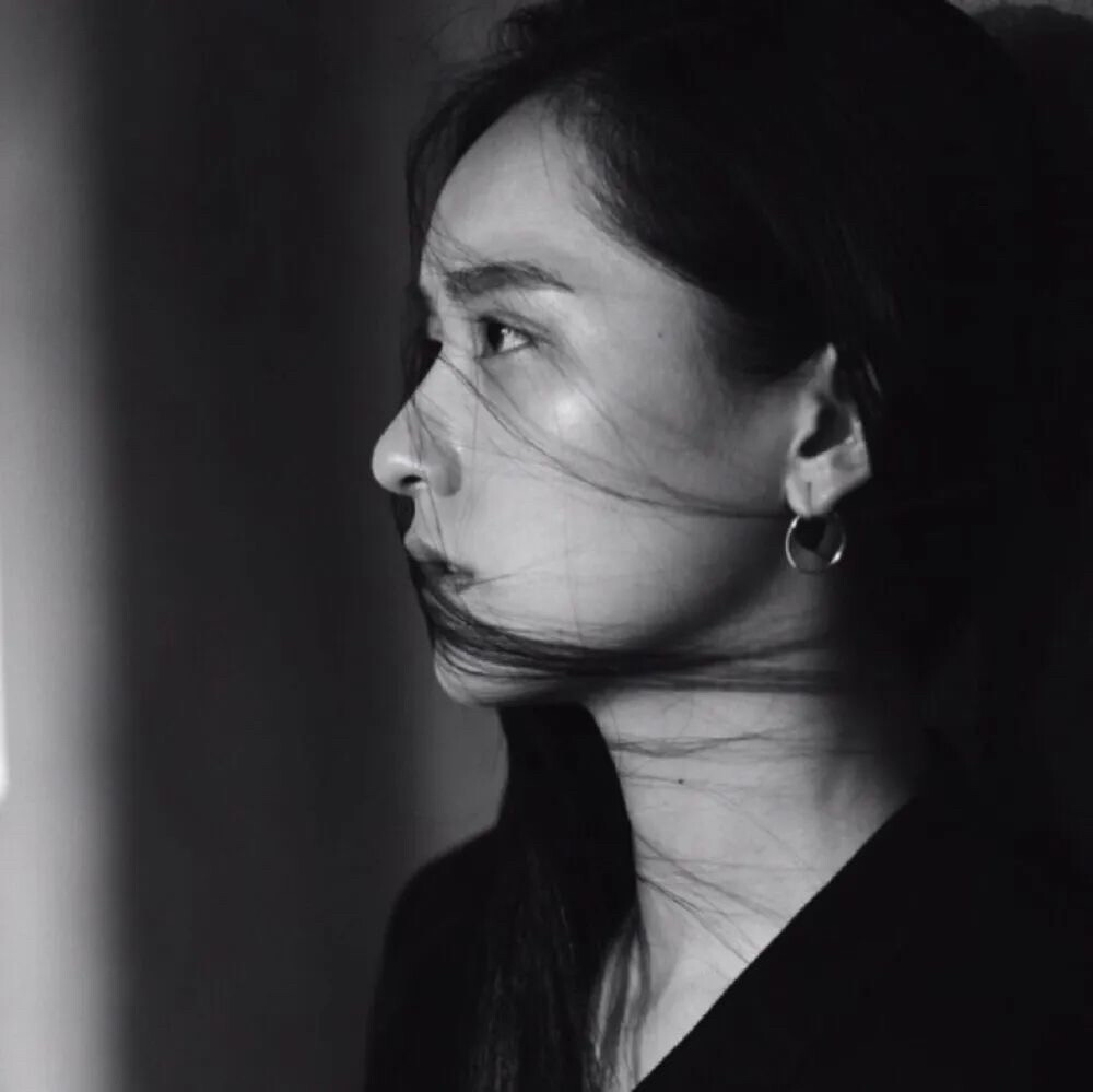 高级感黑白女头