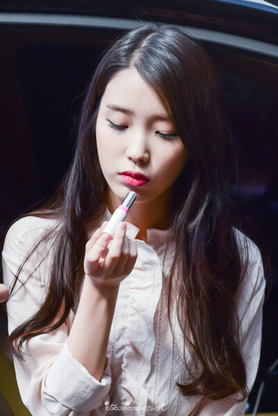 IU